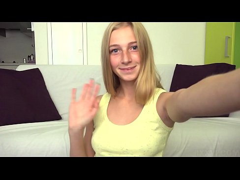 ❤️ 当我无聊的时候,我懒惰地自慰我的粉红色的阴部 Russian porn❌❤